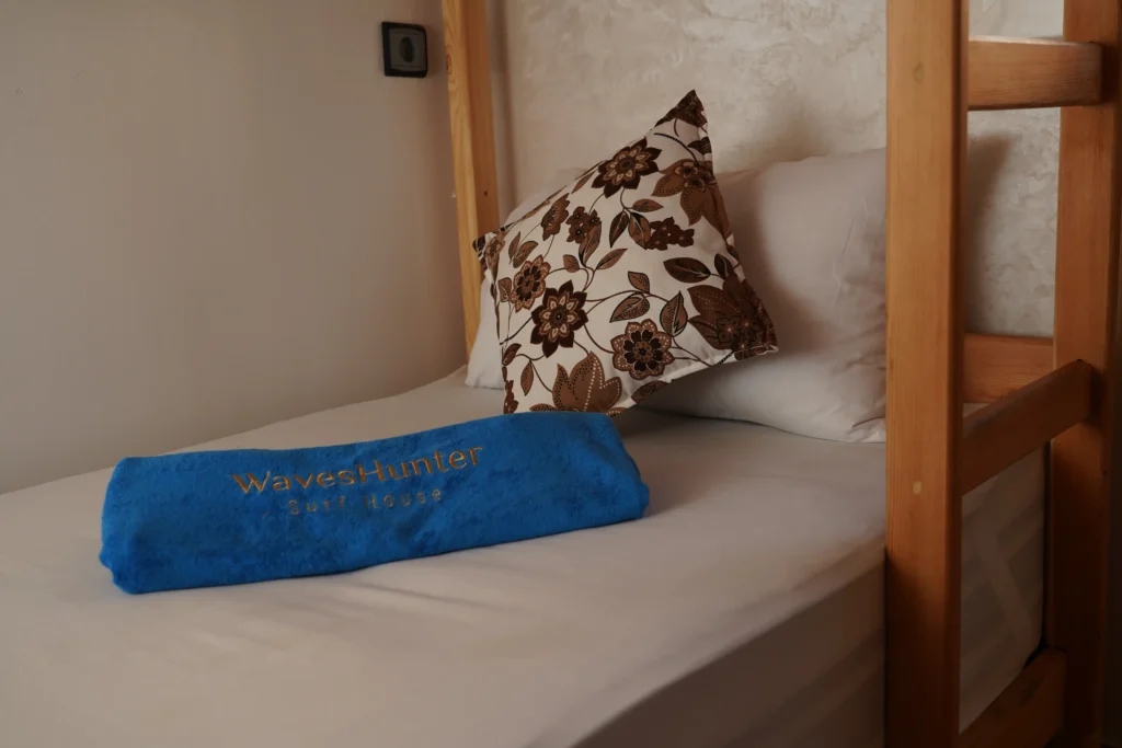 WAVES HUNTER SURF HOUSE - PICS DSC00870